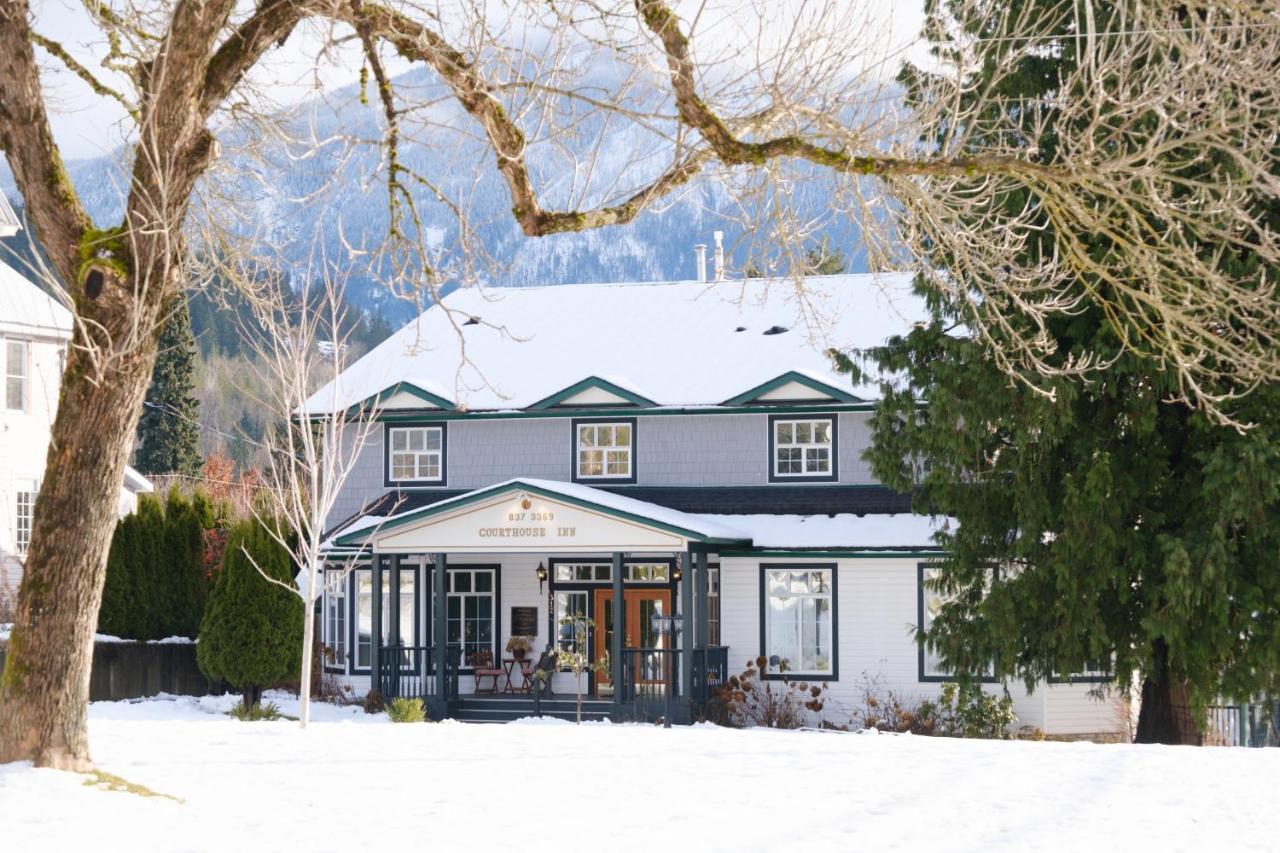 Courthouse Inn Revelstoke Kültér fotó