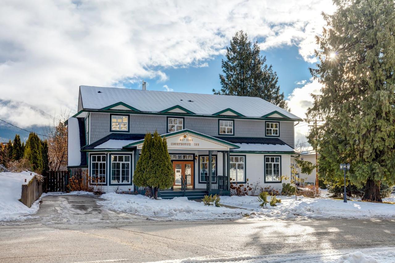Courthouse Inn Revelstoke Kültér fotó