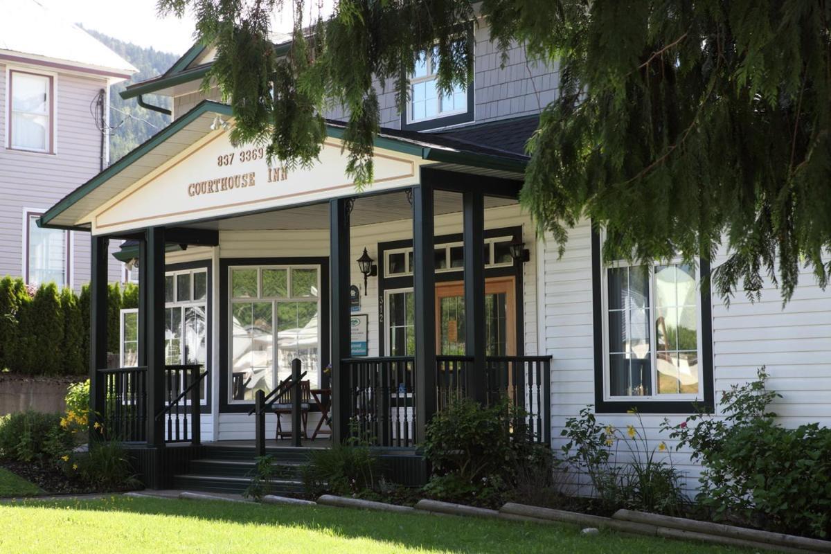 Courthouse Inn Revelstoke Kültér fotó